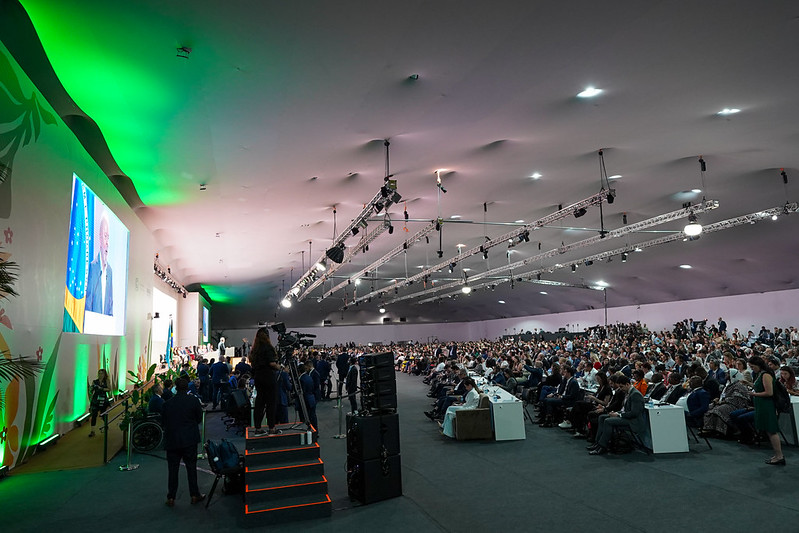 El presidente brasileño, Luiz Inácio Lula da Silva, habla en la inauguración de la COP30 en Belém (Brasil), el 10 de noviembre de 2025. Foto de 10 Billion Solutions / Mariana Castaño Cano.